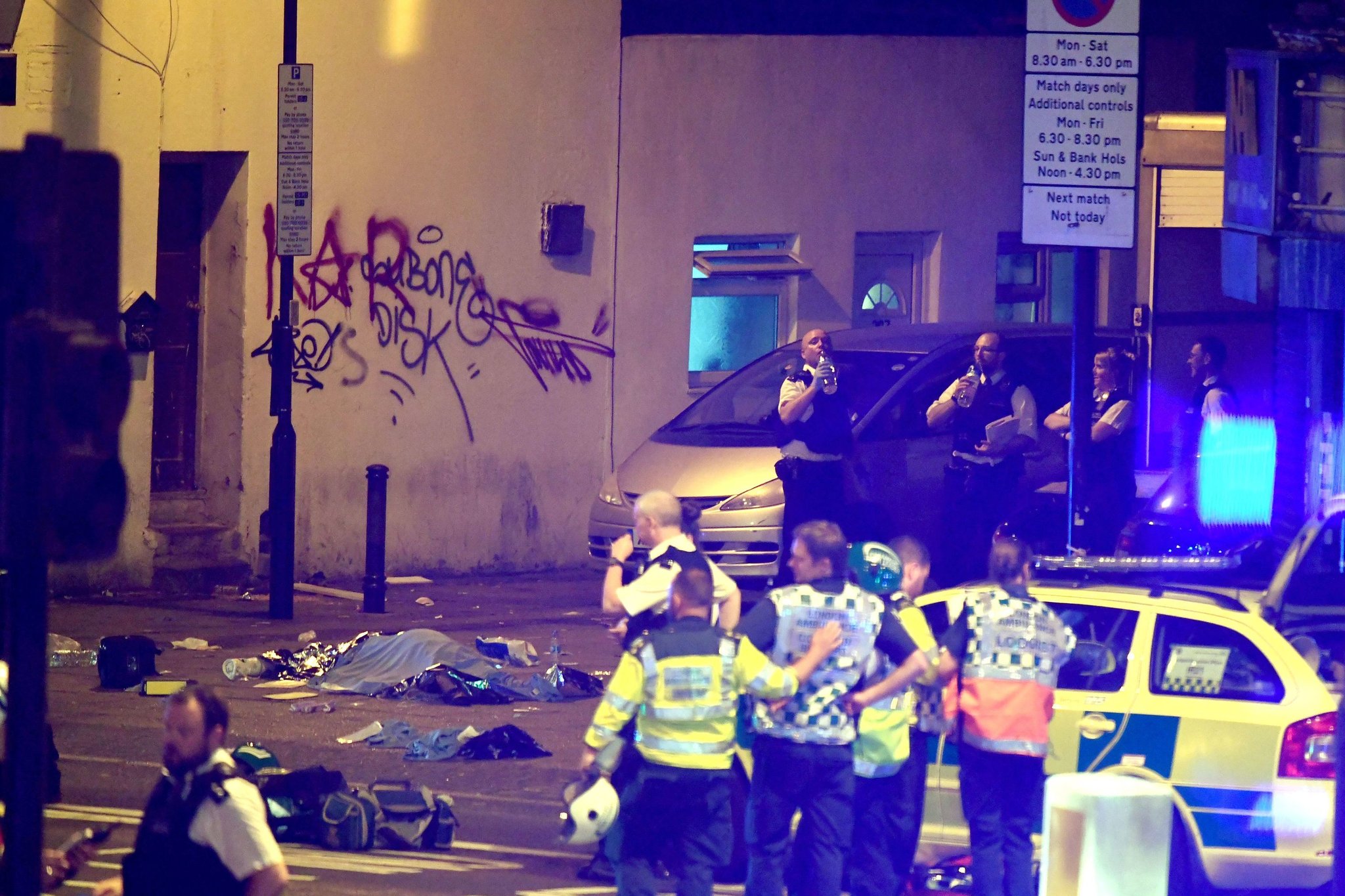 London: Van Hits Pedestrians Near a Mosque in London, Killing One