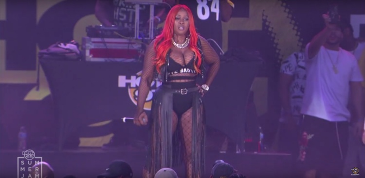 Remy Ma Performs Her Nicki Minaj Diss ‘Shether’ At Summer Jam 2017, Brings Out Lil Kim, Queen Latifah & More (Video)
