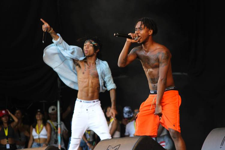 Slim Jxmmi Of Rae Sremmurd Loses $100,000 Chain While Crowdsurfing In Paris (Video)
