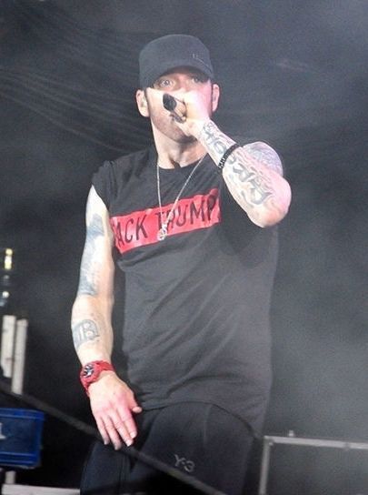 Eminem Gets Crowd To Chant ‘F*ck Donald Trump’ Before Performing “White America” (Video)