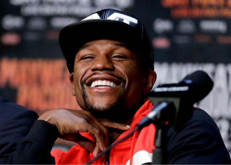Floyd Mayweather Tells Conor McGregor To Stick To MMA (Video)