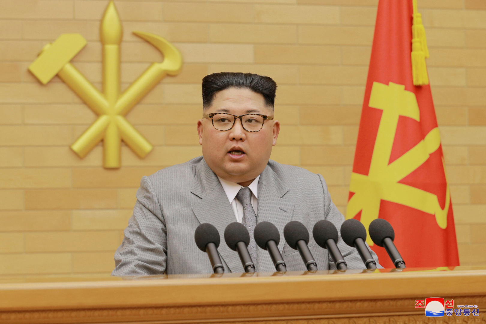 Kim Jong-un makes New Year nuclear threat