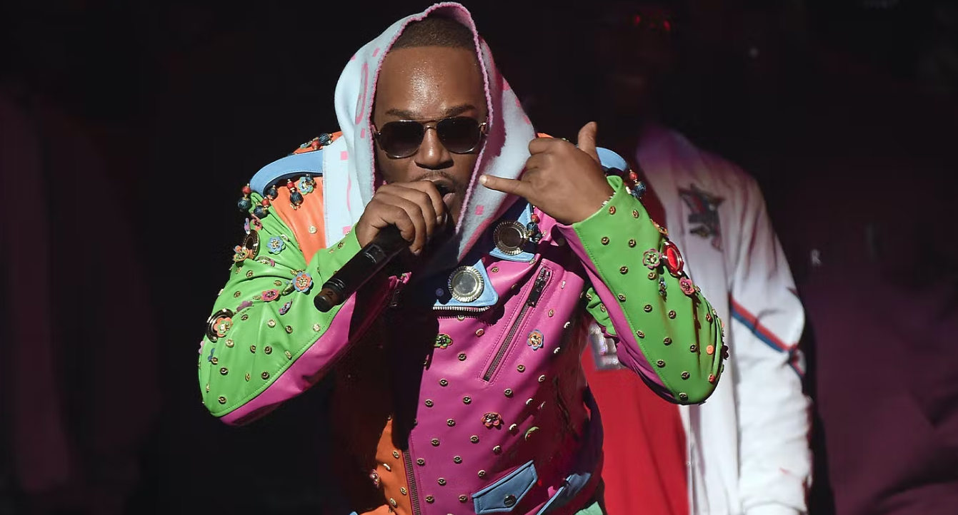 Cam’Ron and Mase Perform “Horse & Carriage” For 1st Time Ever at Apollo Theater