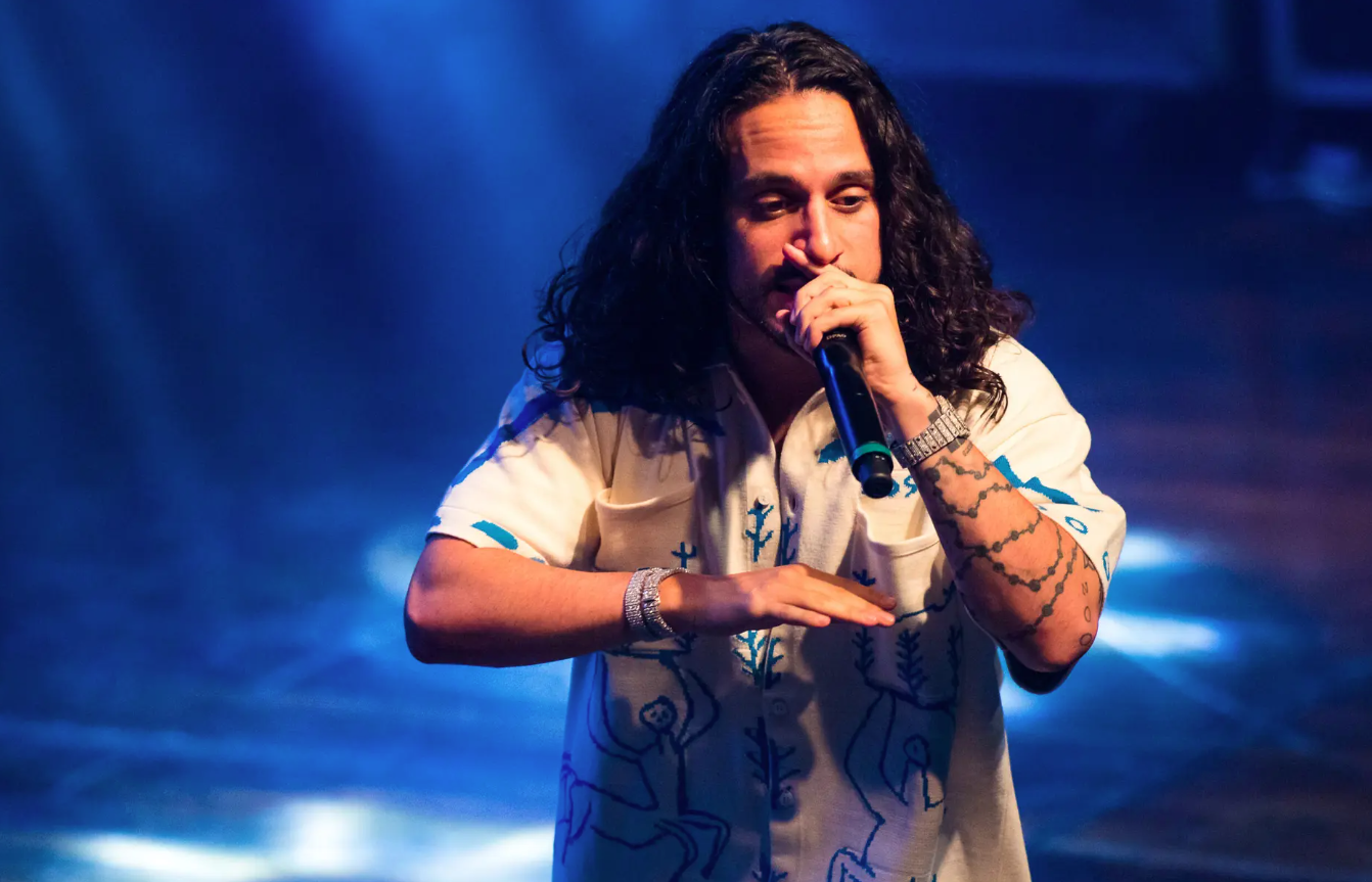 Russ Stops Show in Canada to Confront Security Being Aggressive With Female Fan