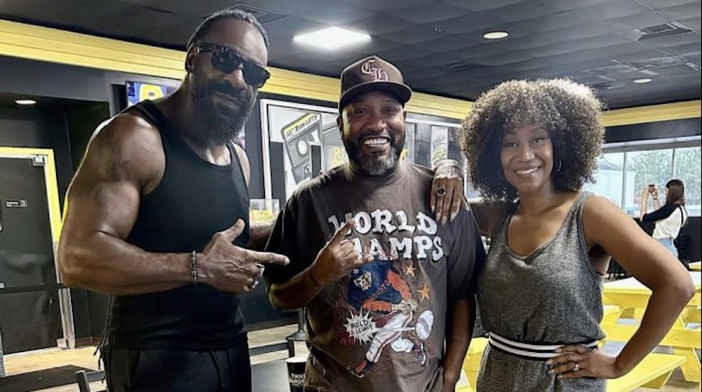 Six-Time WWE/WCW Champ Booker T Pulls Up To ‘Trill Burgers’ for a Visit with Bun B