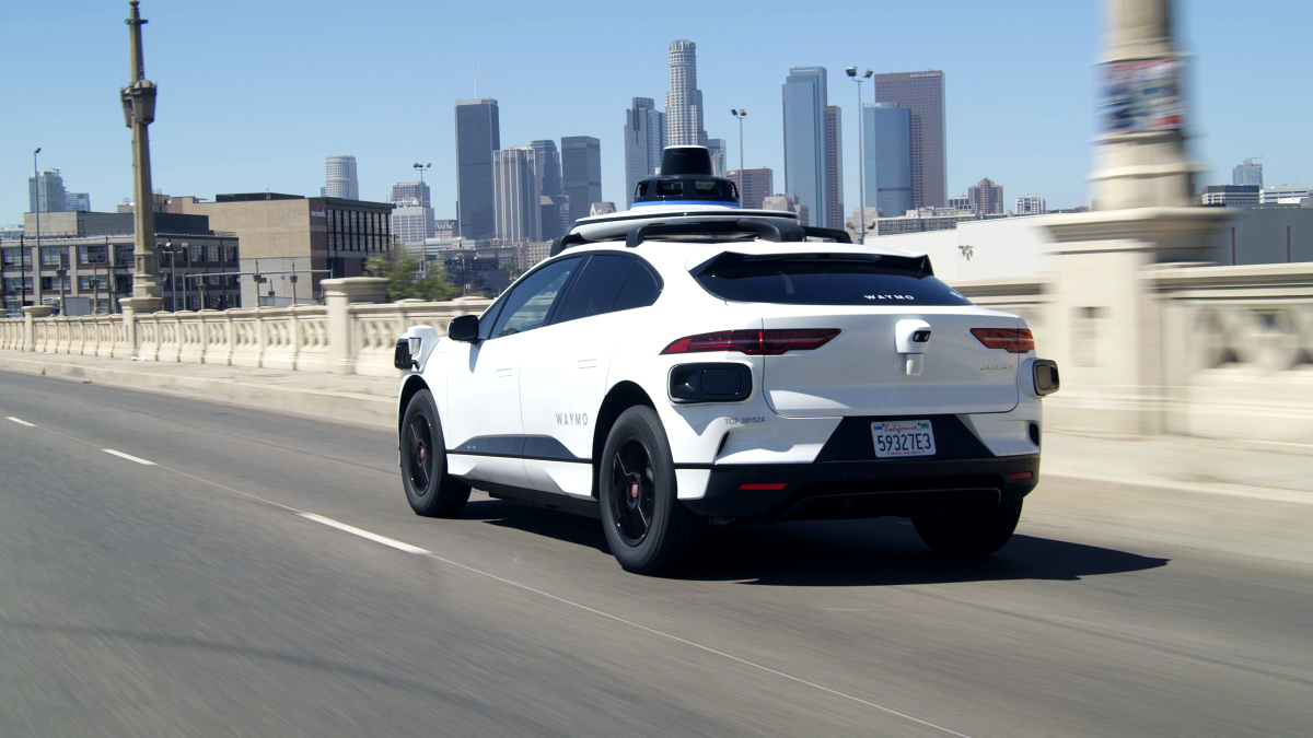 Driverless RoboTaxis Reportedly Now On The Streets of Los Angeles