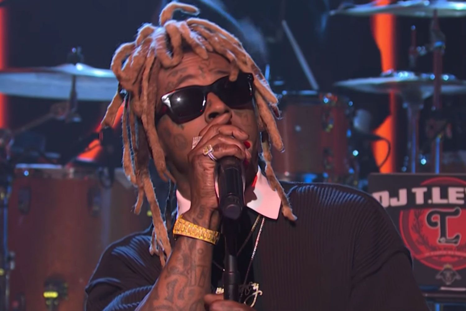 Lil Wayne Recruits The Roots for performance Medley on ‘SNL50’ Special