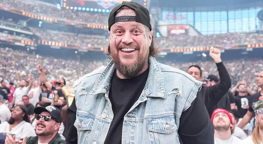 Jelly Roll Stuns NFL Players With 200-Pound Weight Loss