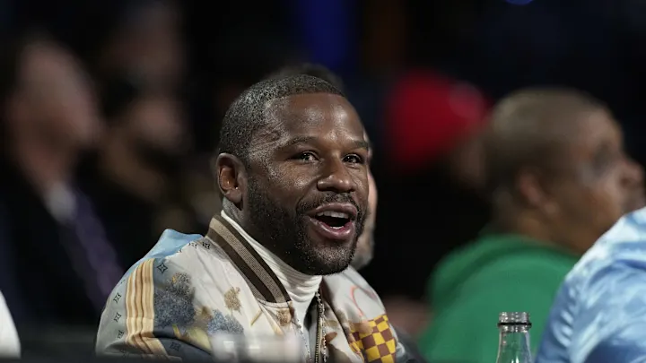 Floyd Mayweather Jr. wins big bet on Terence Crawford in Canelo fight