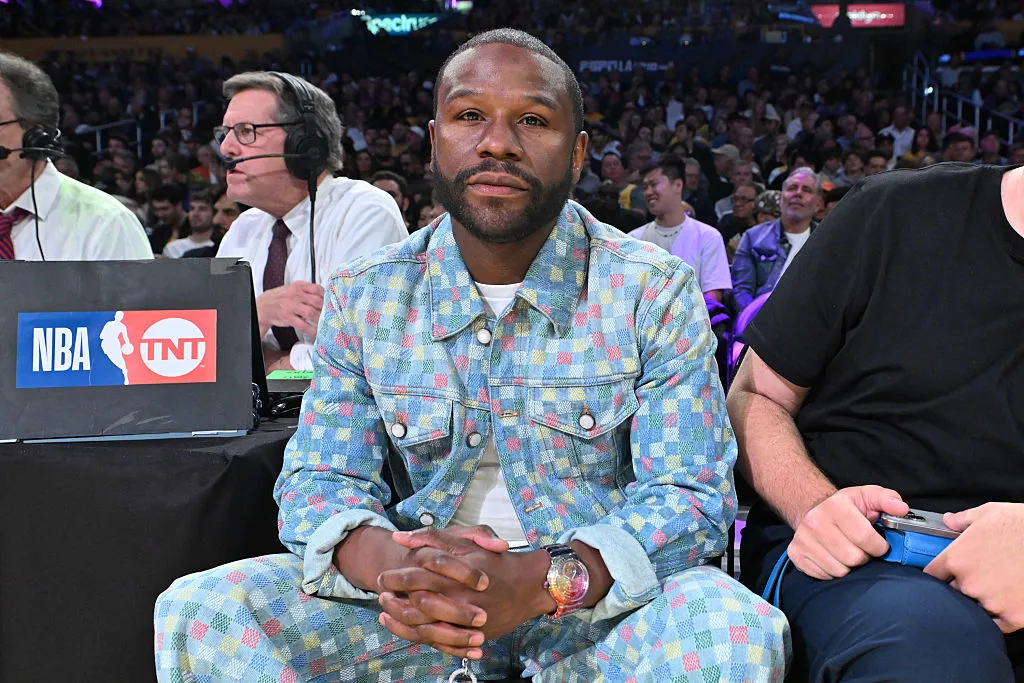 Floyd Mayweather Leaves the Door Open for Return to Professional Boxing