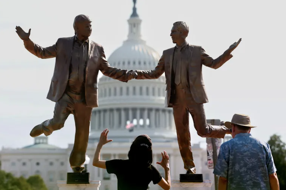 US authorities remove Trump-Epstein statue from National Mall