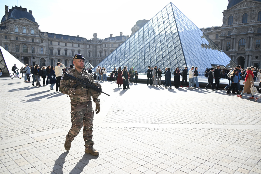 Five new arrests in $102 million Louvre jewels heist