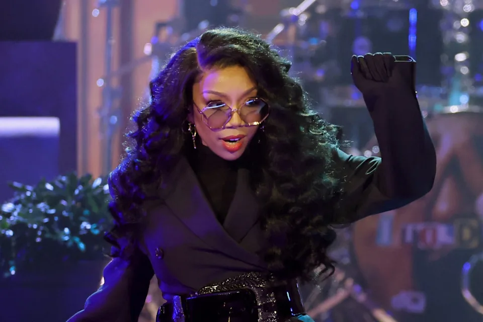Brandy Explains Why She Left Monica Hanging On Stage During Chicago Tour Stop