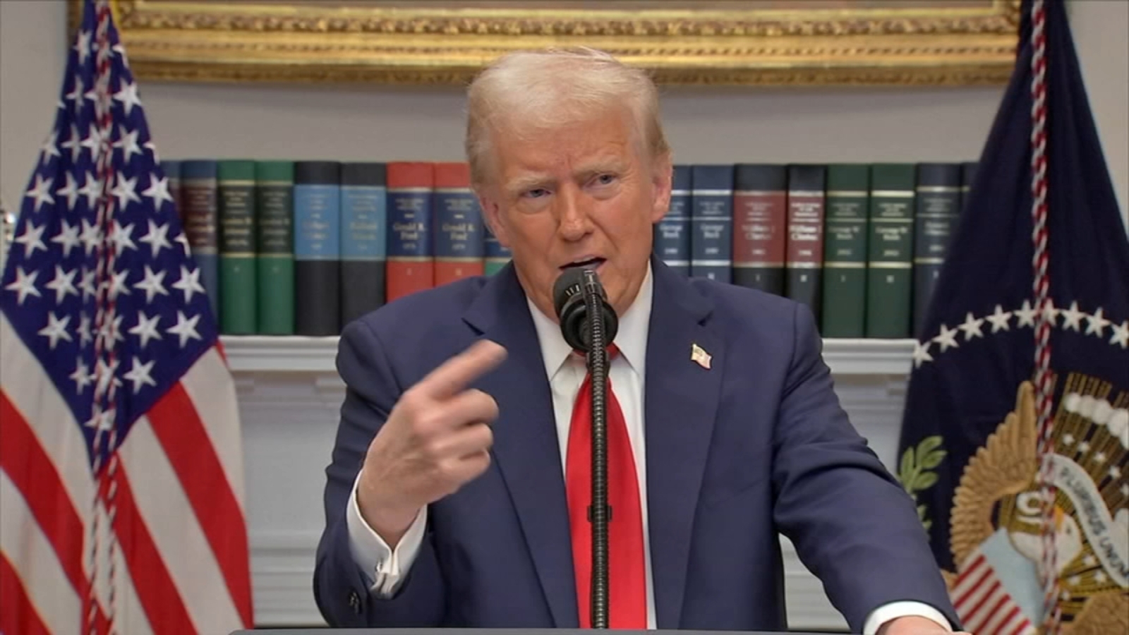 Chicago Judge Orders Release of 615 ICE Detainees, Rebukes Donald Trump’s Immigration Policy