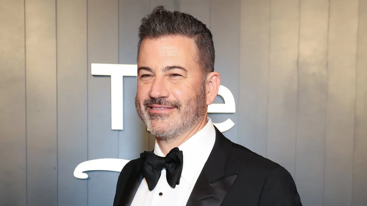 Jimmy Kimmel Renews His Show & Promptly Clowns Donald Trump On Air
