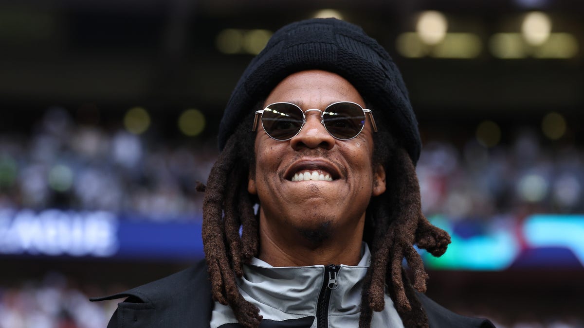 JAY-Z to headline the Philadelphia festival with The Roots