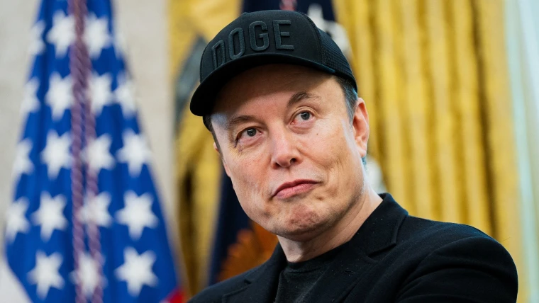 Elon Musk Becomes World’s First Trillionaire With SpaceX / Tesla IPO
