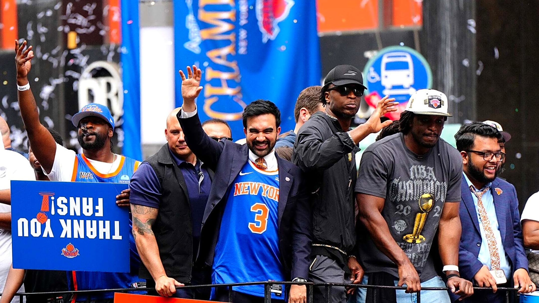 Mayor Mamdani dances with Knicks player to hip hop classic during NBA championship parade￼￼￼￼