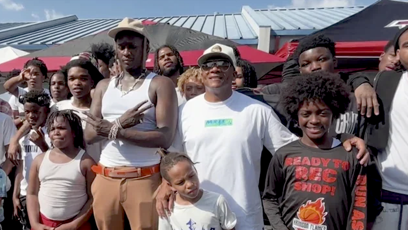 Young Thug Encourages Teens To Read The Bible During Community Cookout